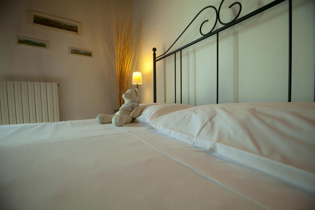 Ca Borgo Vecchio Aparthotel Brusasco Ruang foto